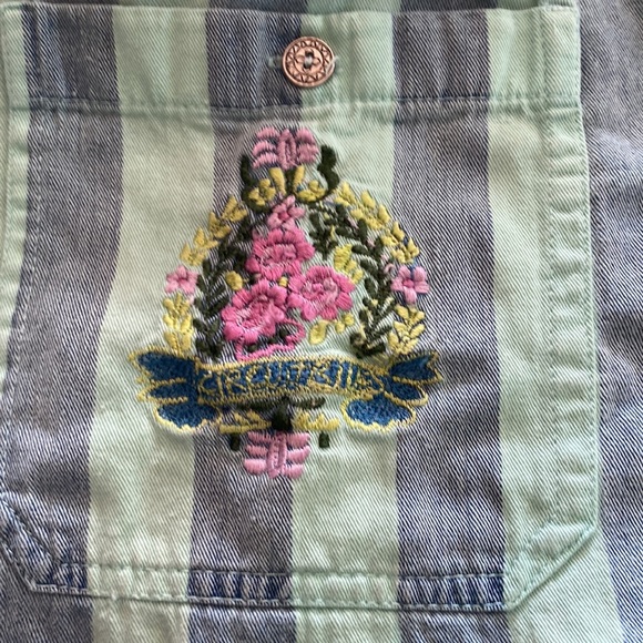 🤑10/$100 Short Circuit  wide stripe button down  floral embroidery blouse M - Picture 6 of 10